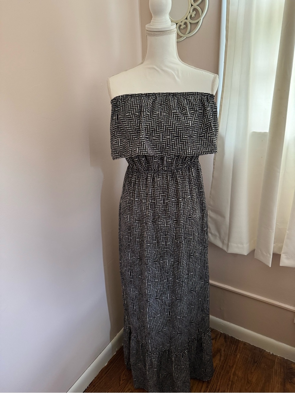 one clothing Black and White Strapless Geometric Maxi Dress